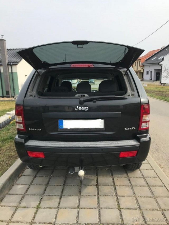Jeep Grand Cherokee 3,0   CRD Laredo a tažné