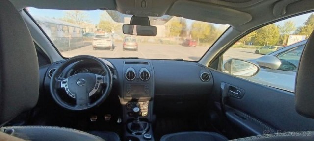 Nissan Qashqai 1,6   dci 96 kW PANORAMA