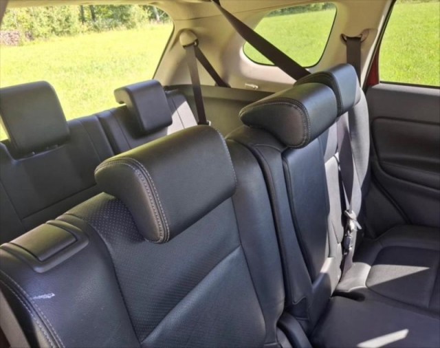 Mitsubishi Outlander 2,2   nízká spotřeba, 4x4, 7 m