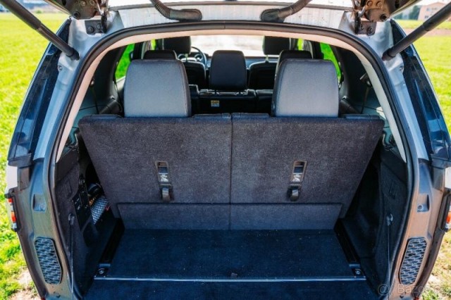 Land Rover Discovery 3,0   HSE, 7 mist, servisováno