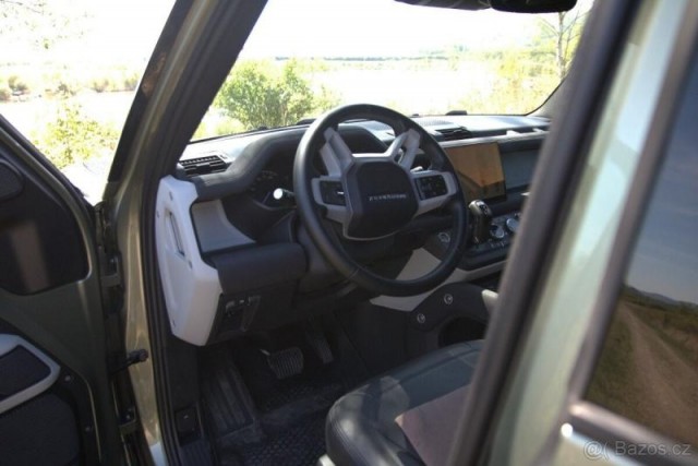 Land Rover Defender 3,0   110