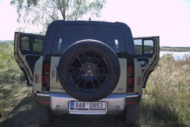 Land Rover Defender 3,0   110