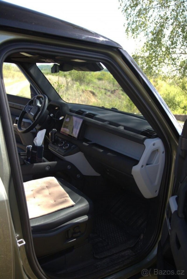 Land Rover Defender 3,0   110