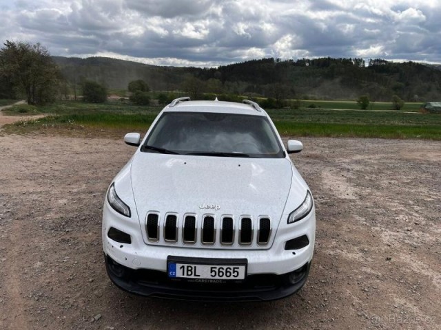 Jeep Cherokee 2,0   183 557km, + letní kola