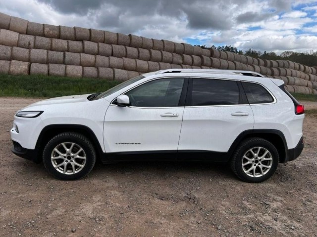 Jeep Cherokee 2,0   183 557km, + letní kola