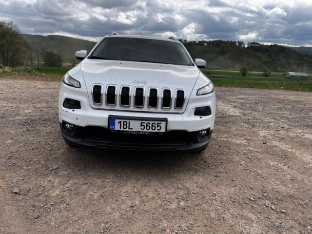 Jeep Cherokee 2,0   183 557km, + letní kola