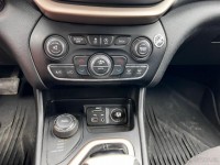 Jeep Cherokee 2,0   183 557km, + letní kola