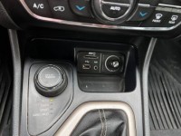 Jeep Cherokee 2,0   183 557km, + letní kola
