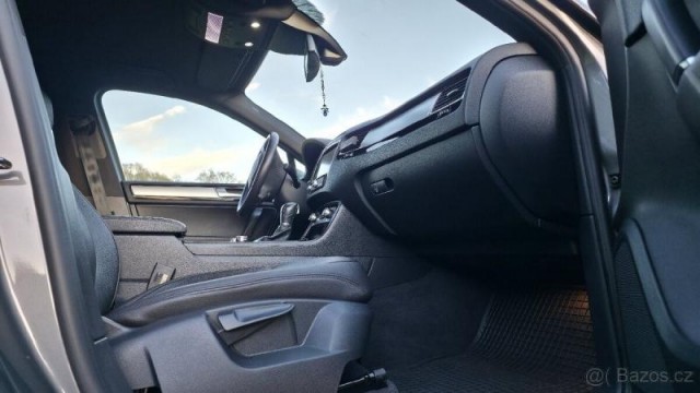Volkswagen Touareg 3,0   TDI 193KW Top stav