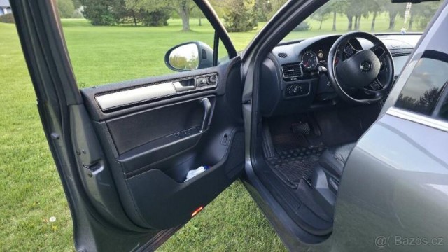 Volkswagen Touareg 3,0   TDI 193KW Top stav