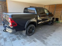 Toyota Hilux invicible v plné výbavě