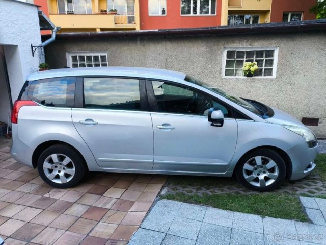 Peugeot 5008 1,6   r. výr 2010,nafta - Hdi,