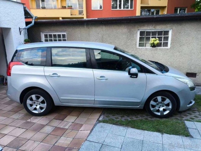 Peugeot 5008 1,6   r. výr 2010,nafta - Hdi,
