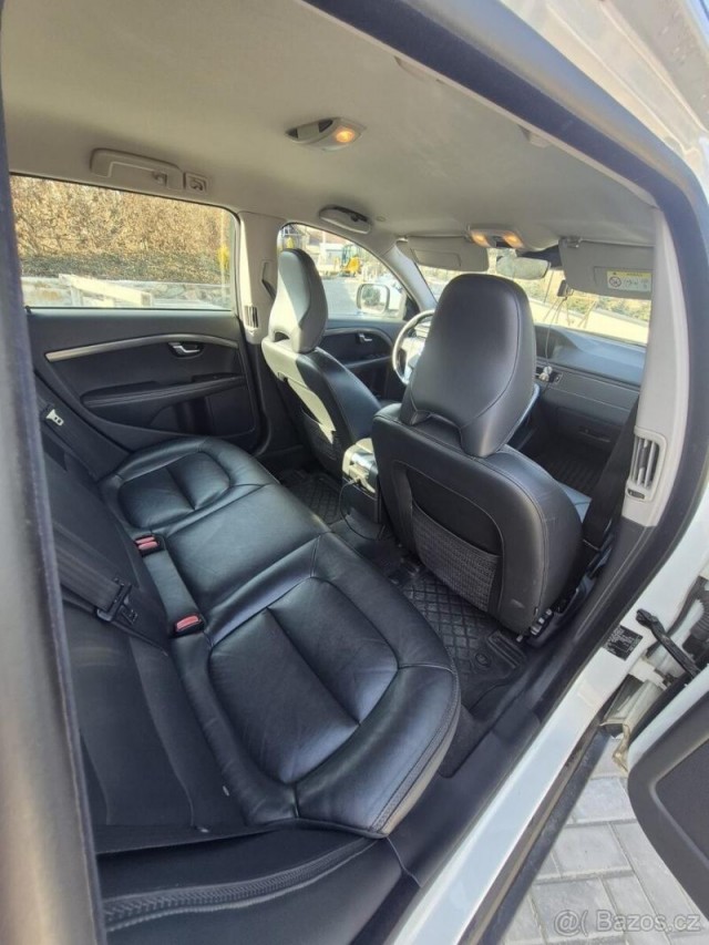 Volvo XC70 2,4   D4 AWD 158kW