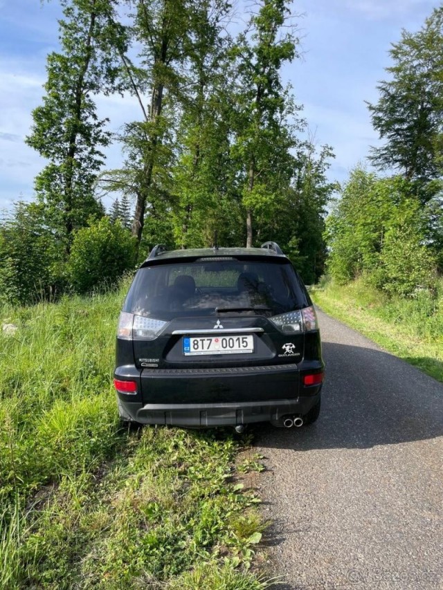 Mitsubishi Outlander 2,2   2012 130kw