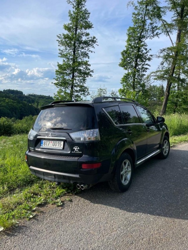 Mitsubishi Outlander 2,2   2012 130kw
