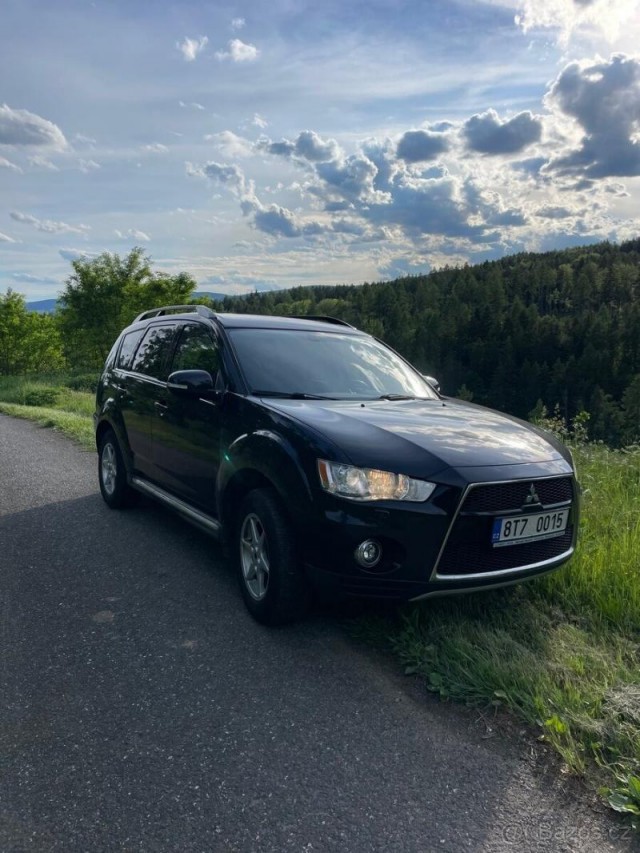 Mitsubishi Outlander 2,2   2012 130kw