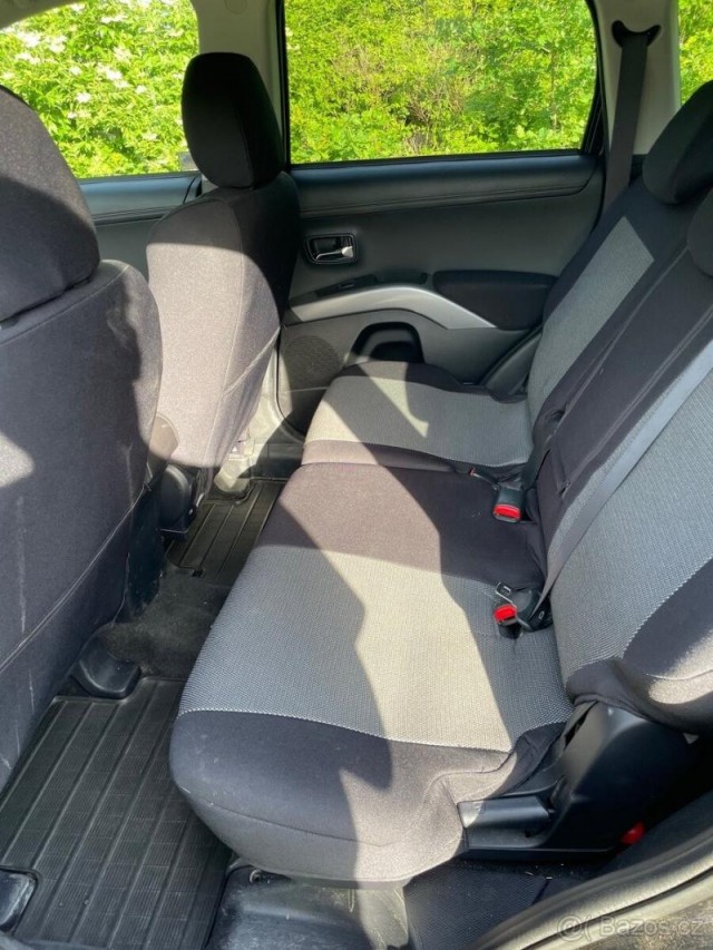 Mitsubishi Outlander 2,2   2012 130kw