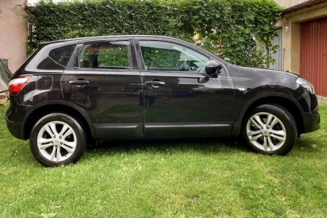 Nissan Qashqai STK 12/2027 + SADA DISKŮ/PNEU