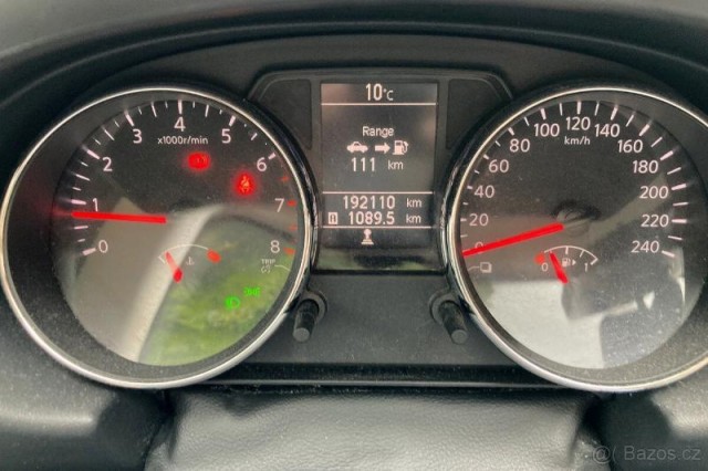 Nissan Qashqai STK 12/2027 + SADA DISKŮ/PNEU