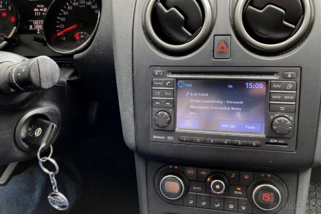Nissan Qashqai STK 12/2027 + SADA DISKŮ/PNEU