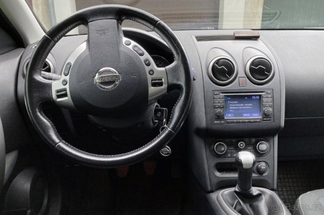 Nissan Qashqai STK 12/2027 + SADA DISKŮ/PNEU