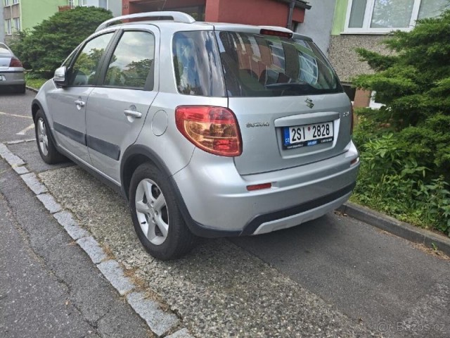 Suzuki SX4 1,6   105742 km,STŘÍBRNÁ METAL