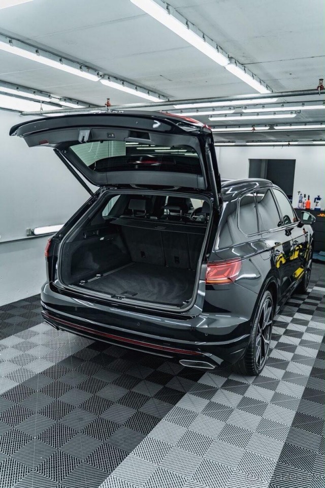 Volkswagen Touareg 3,0   TDi R Line BLACK STYLE M