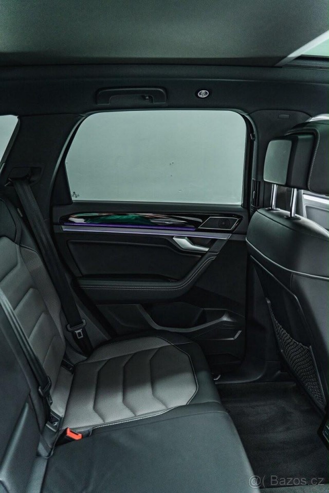 Volkswagen Touareg 3,0   TDi R Line BLACK STYLE M