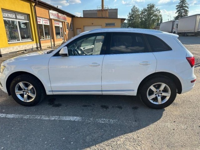 Audi Q5 TDI 4X4 ( 320 000 KČ)