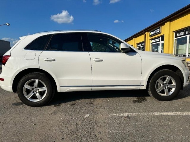 Audi Q5 TDI 4X4 ( 320 000 KČ)