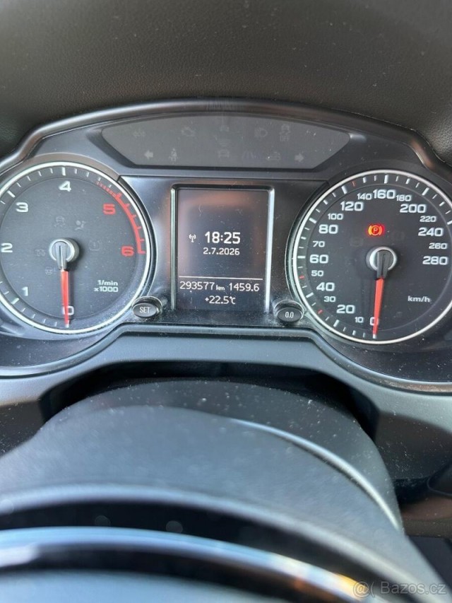 Audi Q5 TDI 4X4 ( 320 000 KČ)
