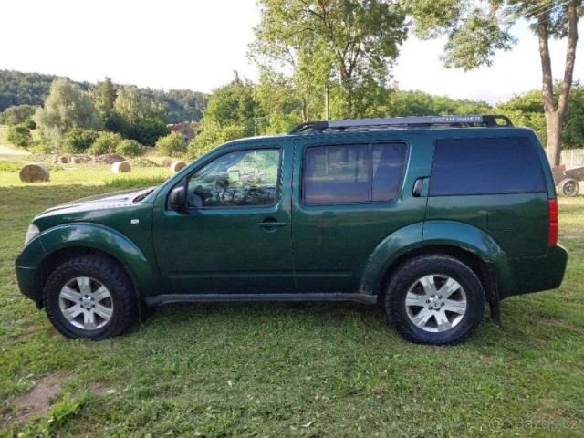 Nissan Pathfinder 2,5   4x4