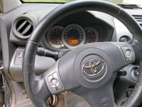 Toyota RAV4 2,2   r. v. 2008, spolehlivé S