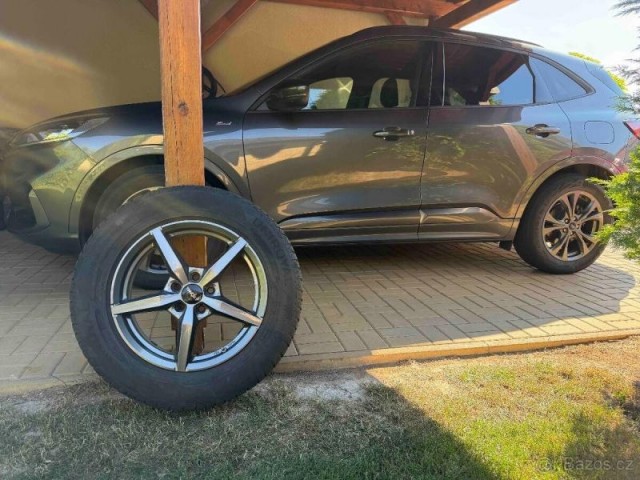 Ford Kuga 1,5   r.v. 2022