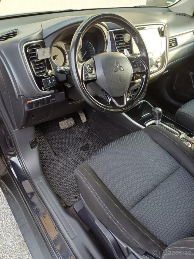 Mitsubishi Outlander 2,2   Nabizim k prodei