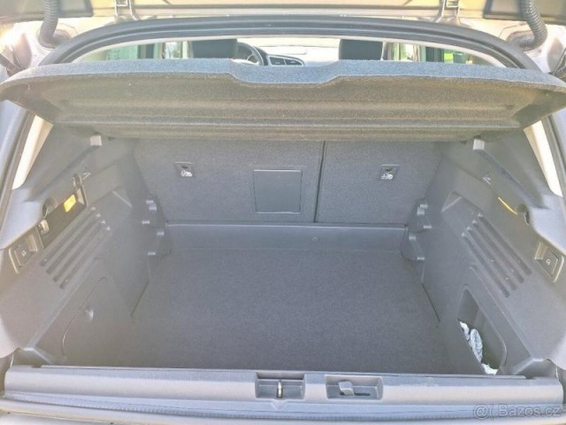 Peugeot 3008 1,6   M0VG - servisováno