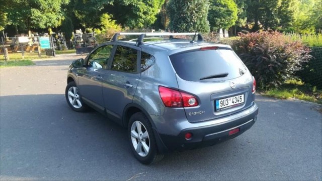 Nissan Qashqai 2,0   104 kW automat s 4x4