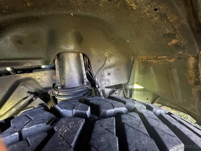 Land Rover Discovery 2,0   2 TD5 – kompletní RESTOM