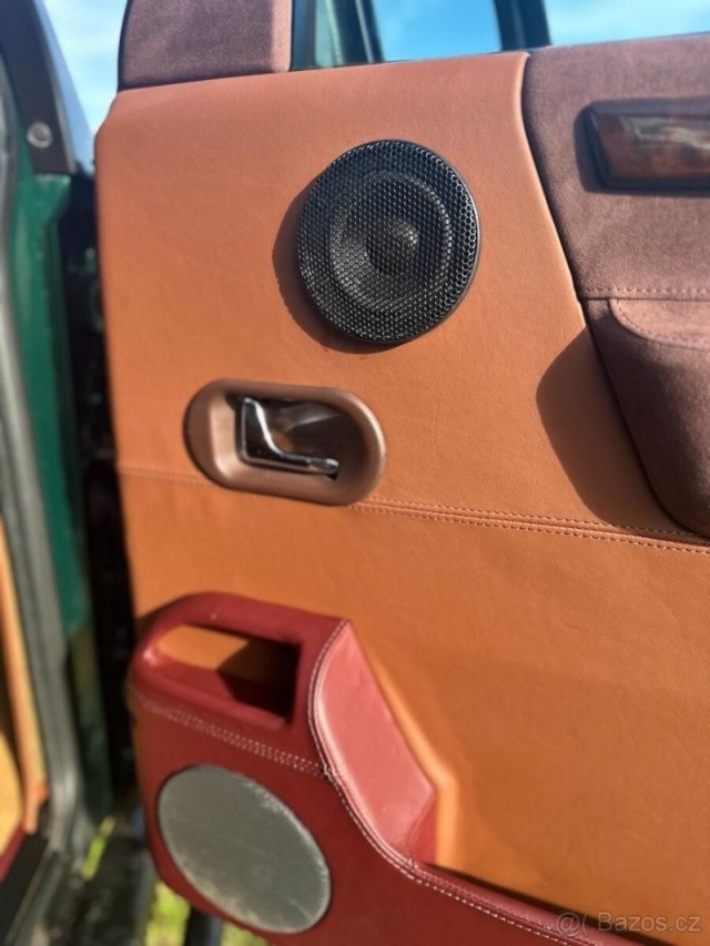 Land Rover Discovery 2,0   2 TD5 – kompletní RESTOM
