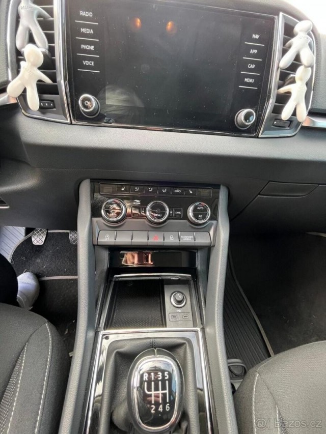 Škoda Karoq 1,5   TSI 2023, najeto 35000 k