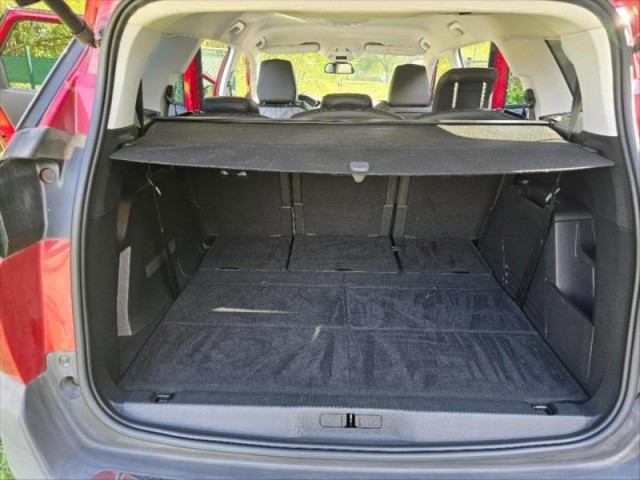 Peugeot 5008 1,5   59 000 km/ 1.majitel/ v 