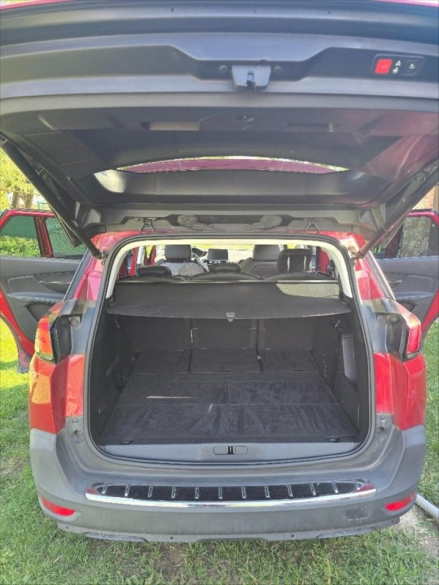 Peugeot 5008 1,5   59 000 km/ 1.majitel/ v 