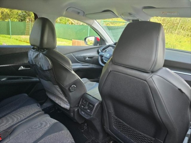 Peugeot 5008 1,5   59 000 km/ 1.majitel/ v 