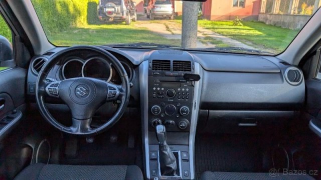 Suzuki Grand Vitara 2,4   JLX-ES 4×4, manuál, ČR