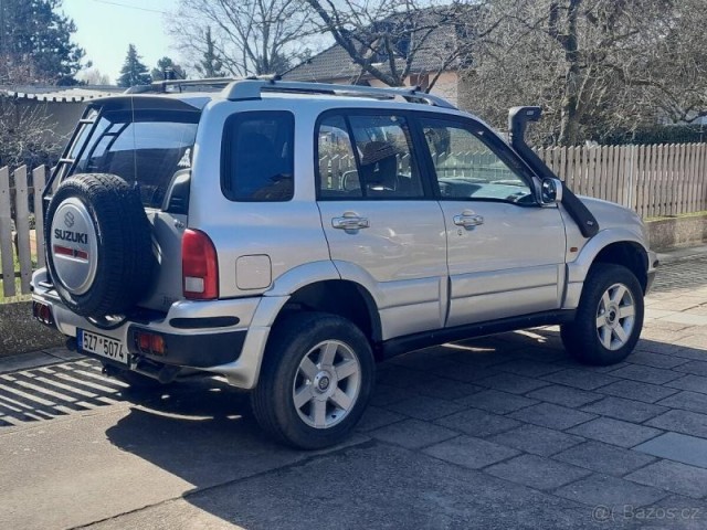 Suzuki Grand Vitara 2,5   V6 automat
