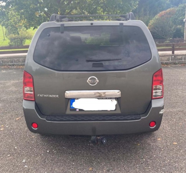 Nissan Pathfinder 2,5   2007