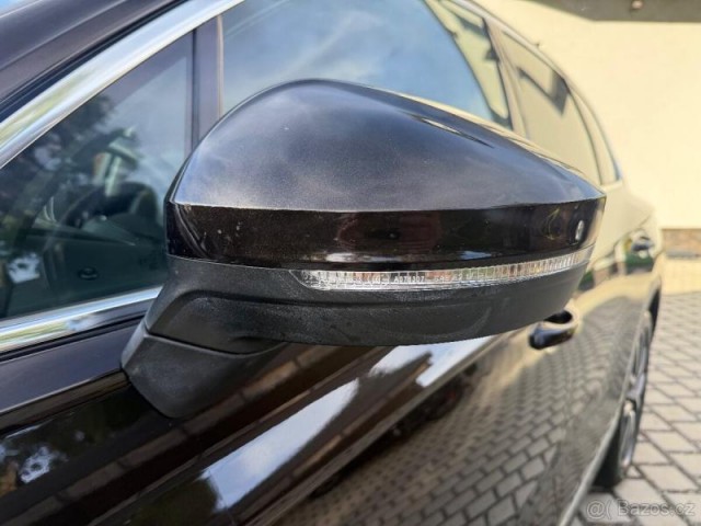 Volkswagen Touareg 3,0   V6 210kW TOP STAV