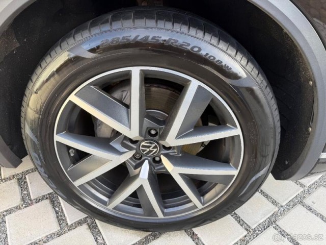 Volkswagen Touareg 3,0   V6 210kW TOP STAV