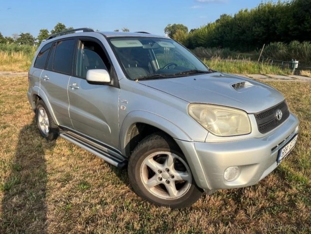 Toyota RAV4 2,0   D4D (2005) NOVÁ STK
